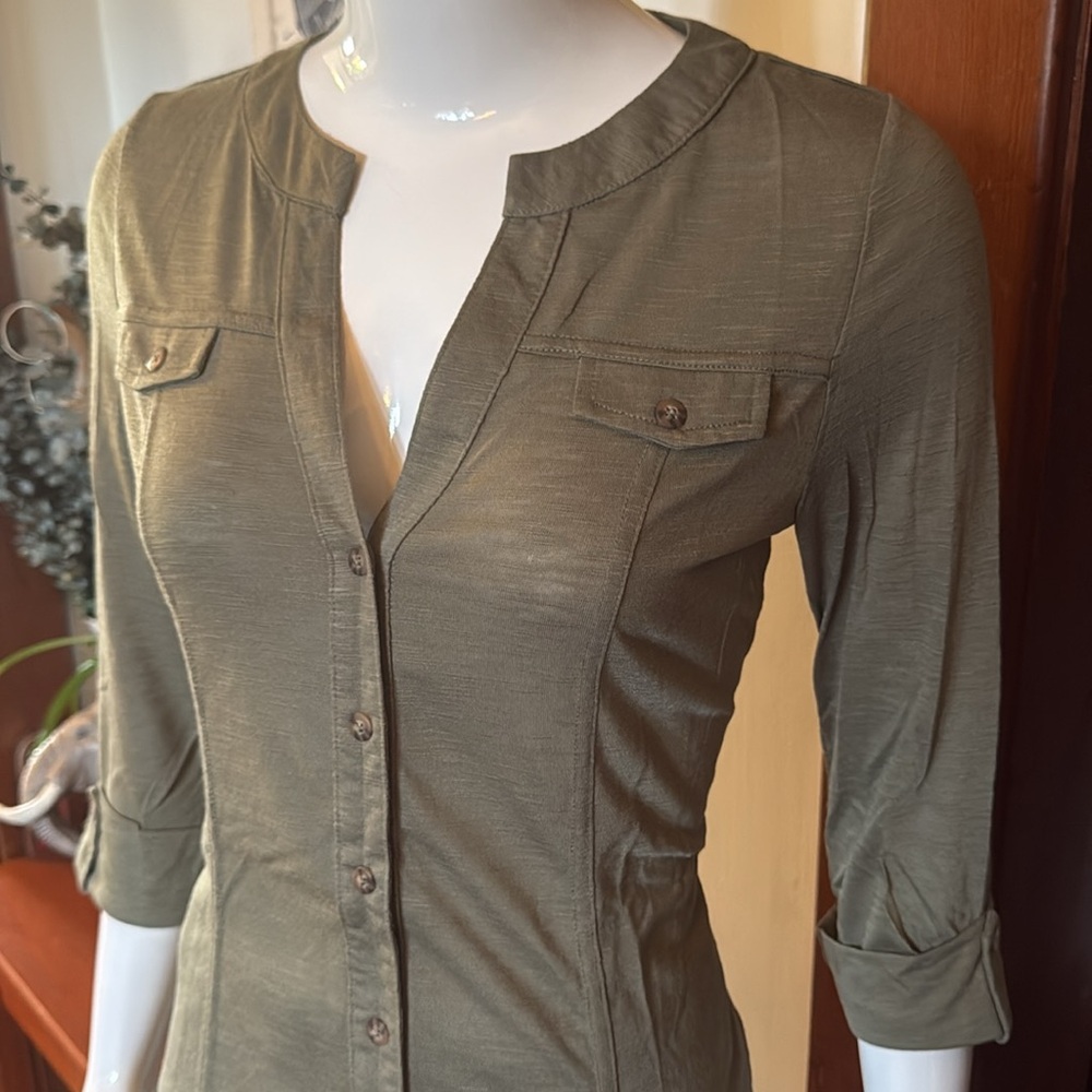 NWT northern reflections size small Olive Green Women's Button-Up Top